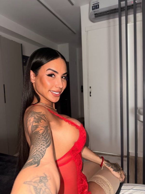 Julia Azevedo 40