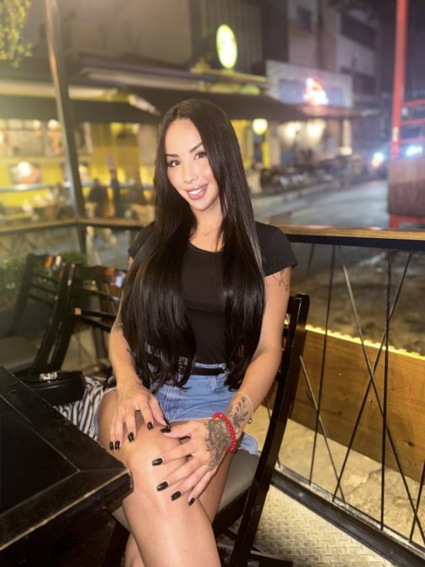 Julia Azevedo 37
