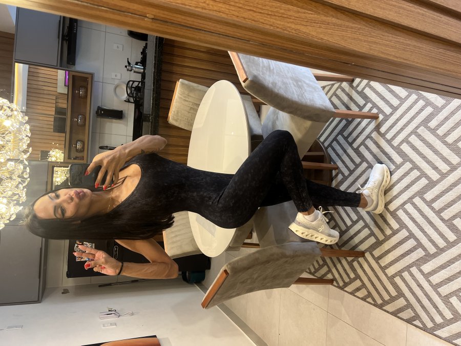 Aline Lincoln 21