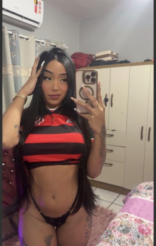 Nicolly Veiga 18