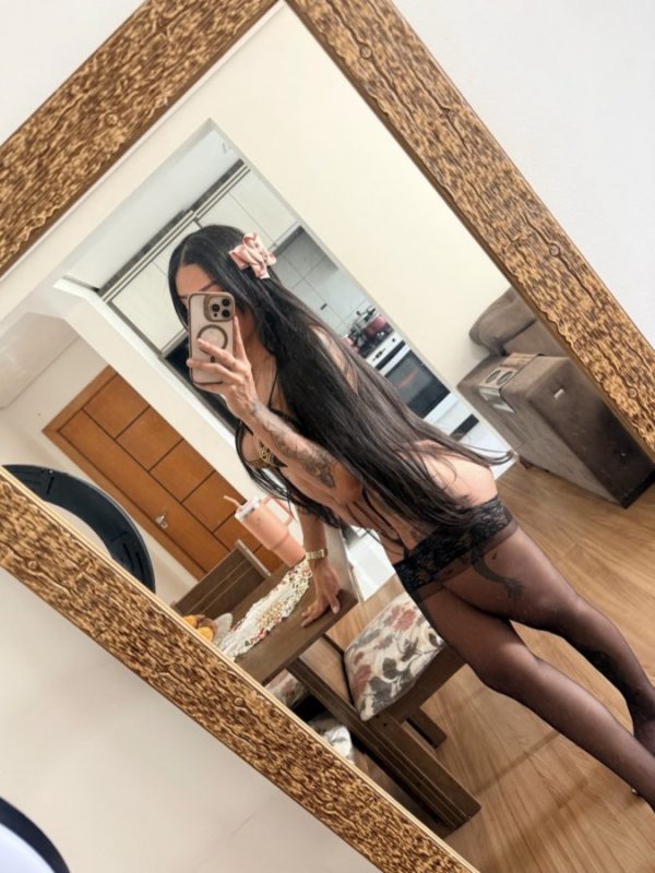 Nicolly Veiga 10