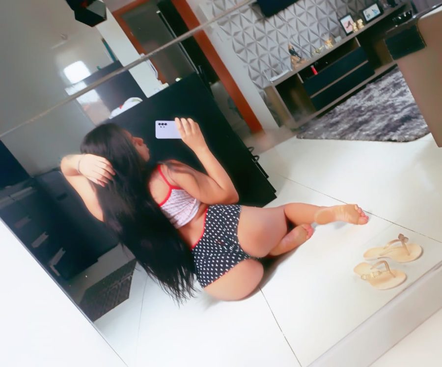 Amanda Ribeiro 30