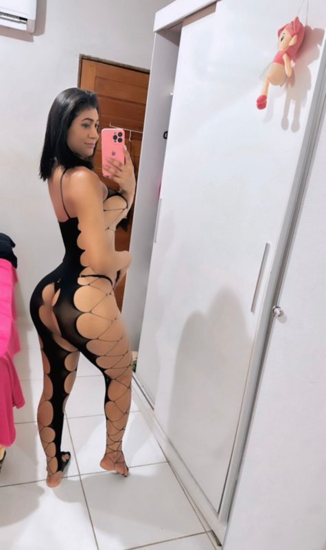 Victória Oliveira 30