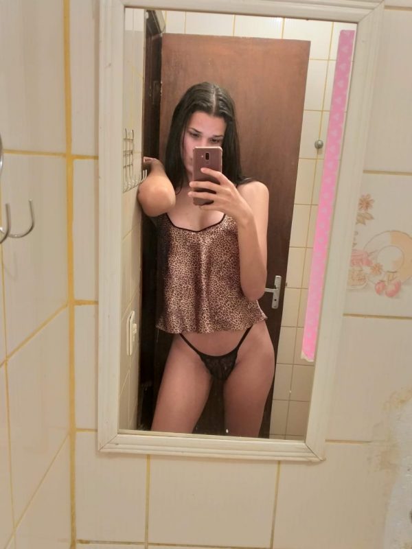 Isabela Santos - Sem Local 54