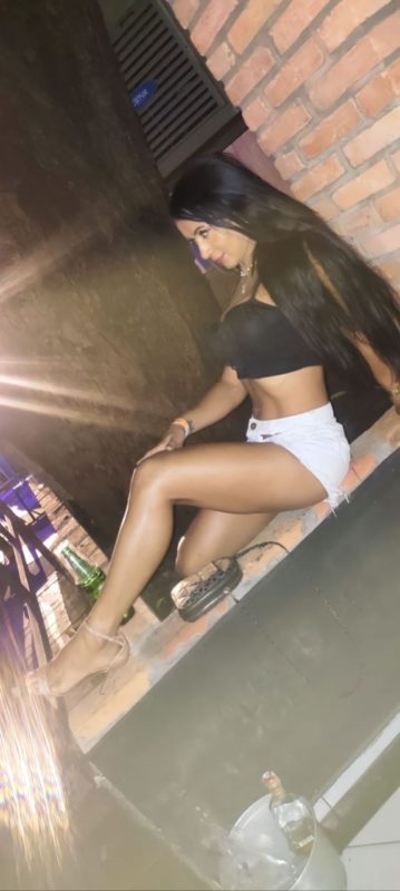 Victória Oliveira 15