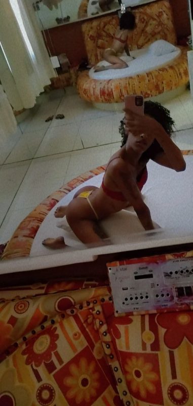 Renatta Fernandes 26
