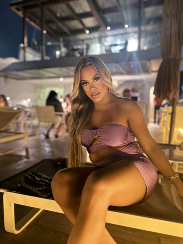 Bianca Sales 42