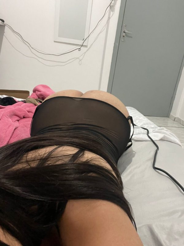 Emmanuelle Leone 26