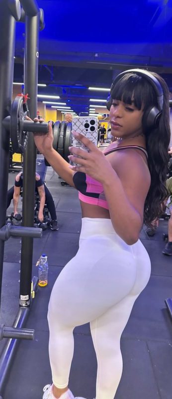 Mirela Lemos 82