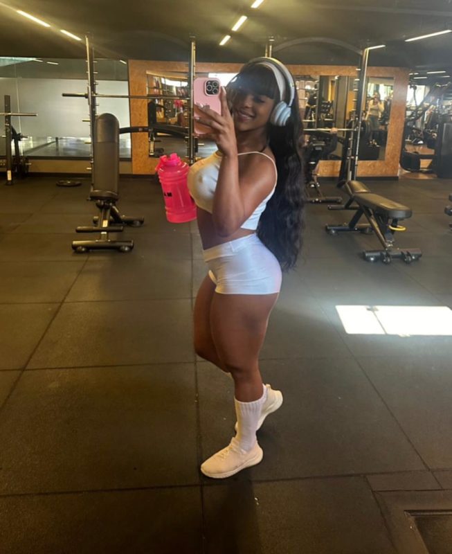 Mirela Lemos 12