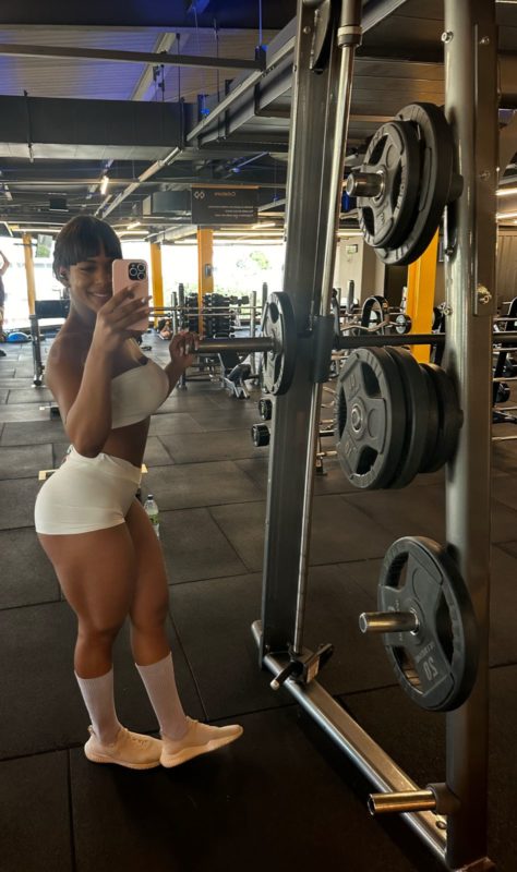 Mirela Lemos 101