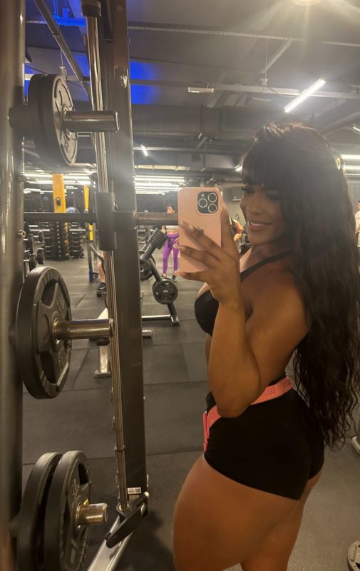 Mirela Lemos 54