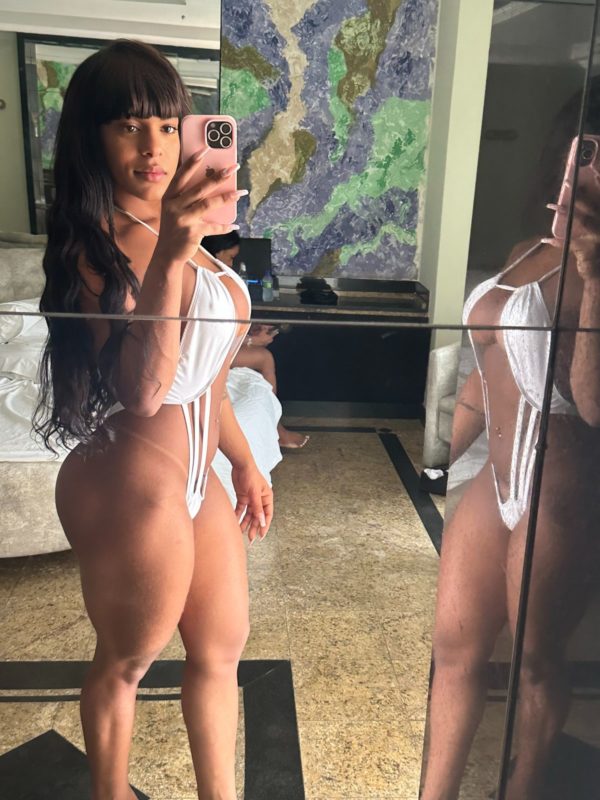 Mirela Lemos 44