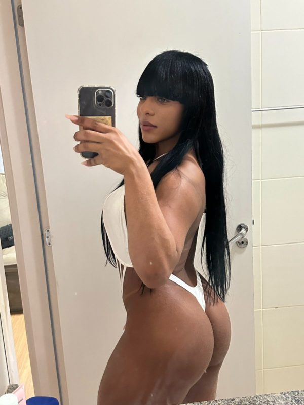 Mirela Lemos 24