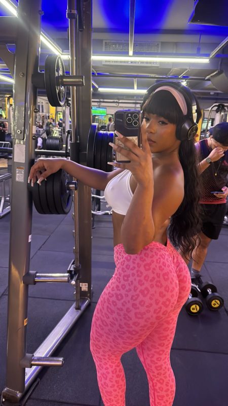 Mirela Lemos 71
