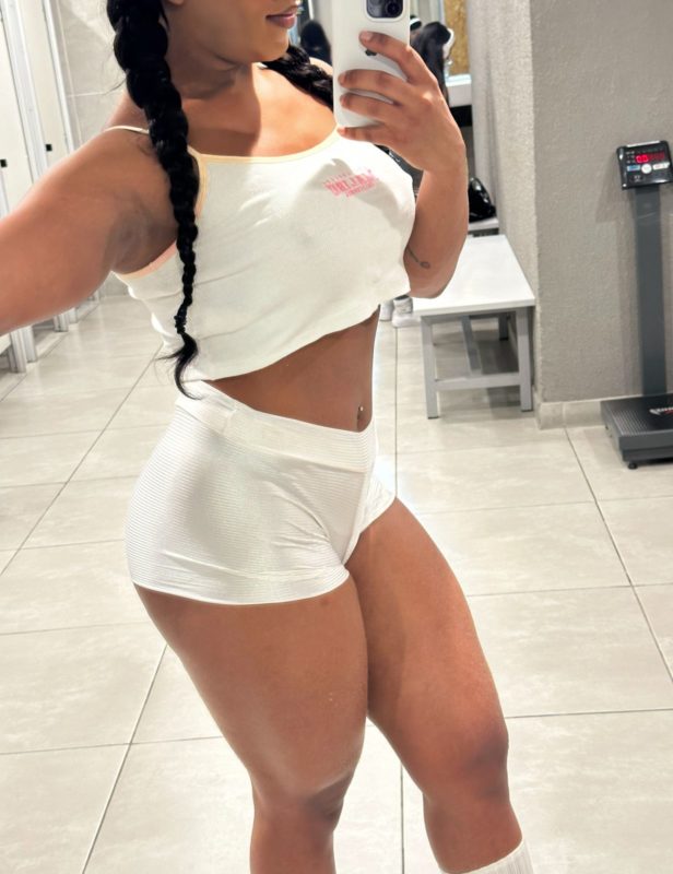 Mirela Lemos 69