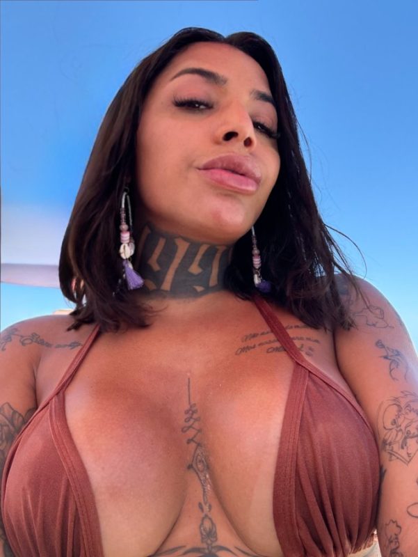 Joyce Lira 25