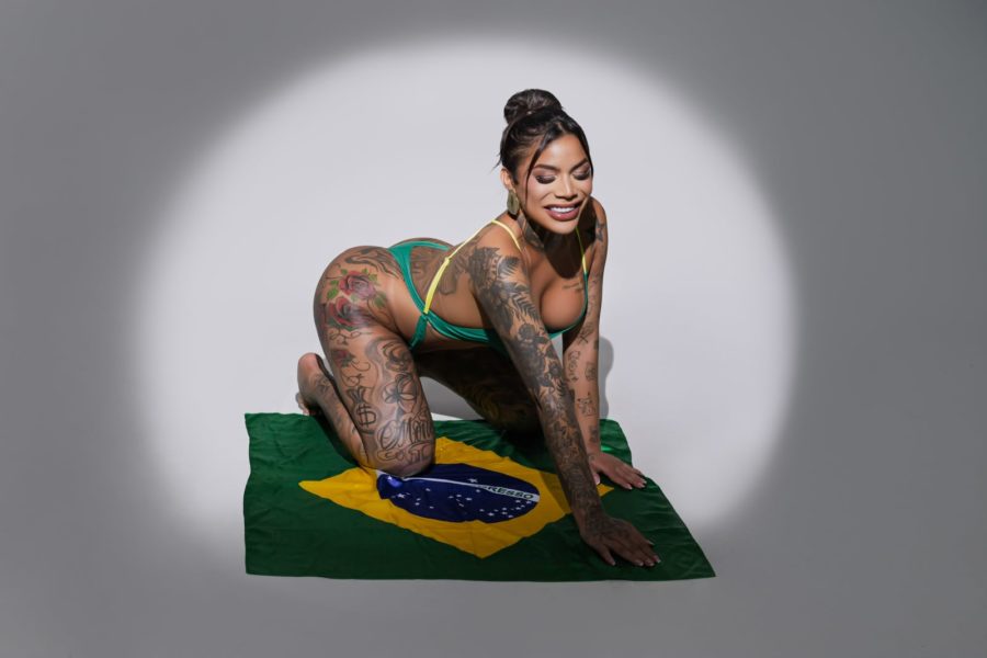 Joyce Lira 27