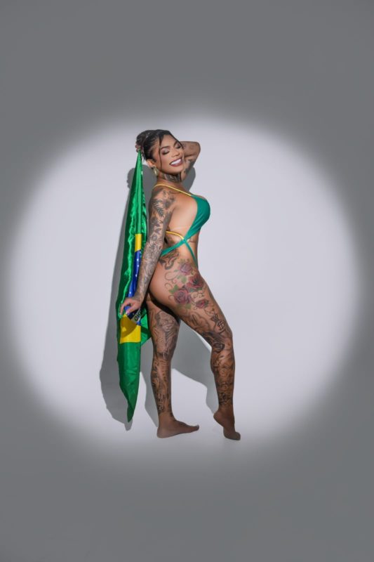 Joyce Lira 24
