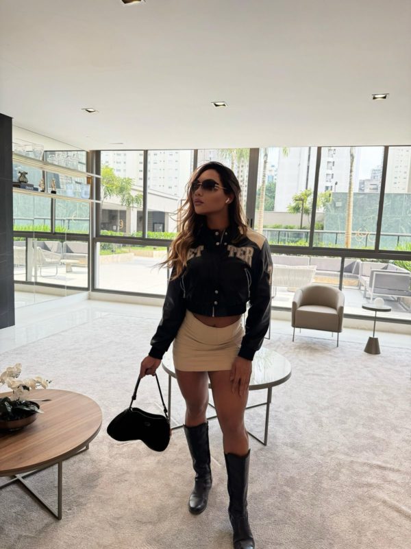 Lais Victoria 63