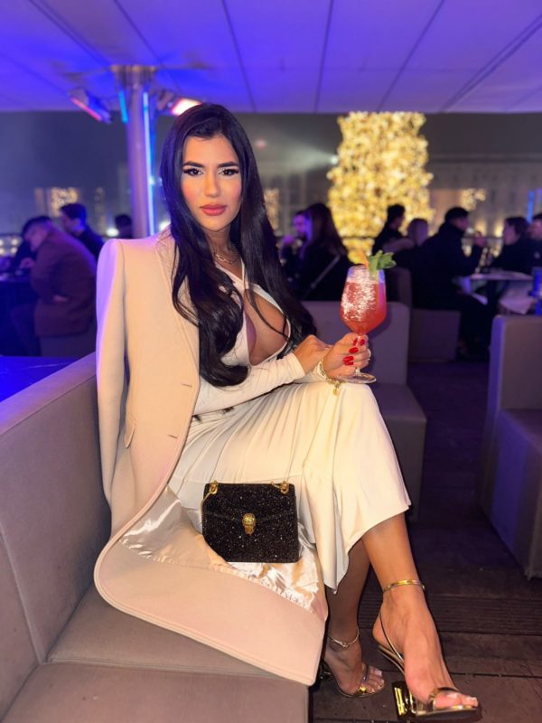 Larissa Kemylli 34