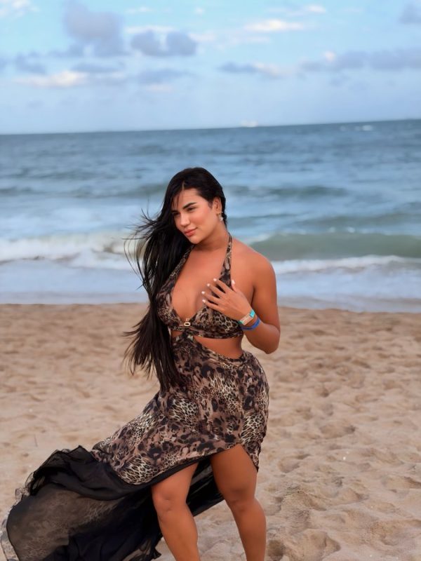 Larissa Kemylli 36