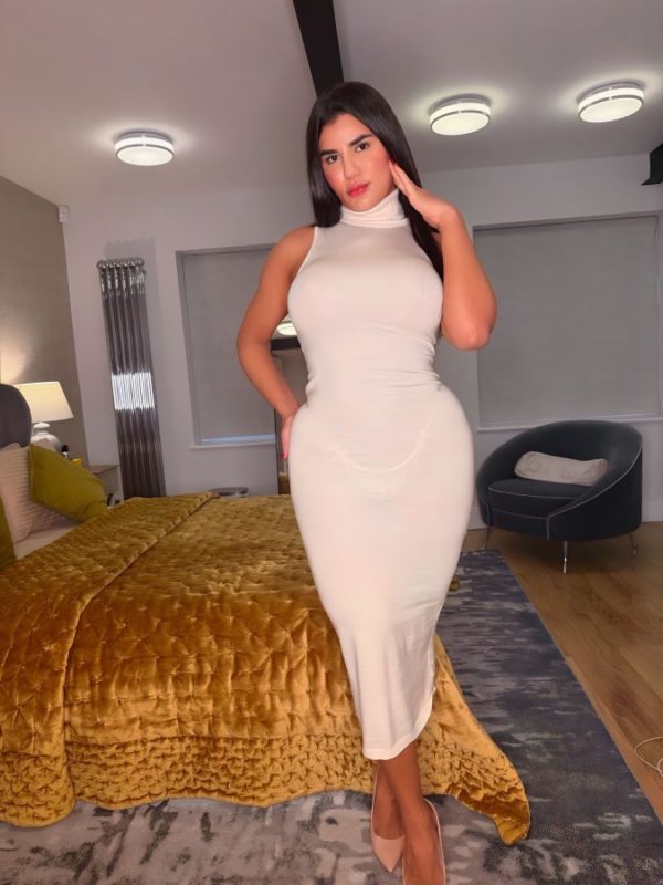Larissa Kemylli 34