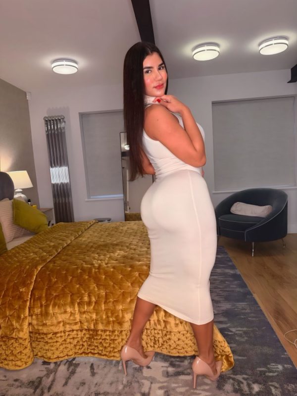 Larissa Kemylli 30