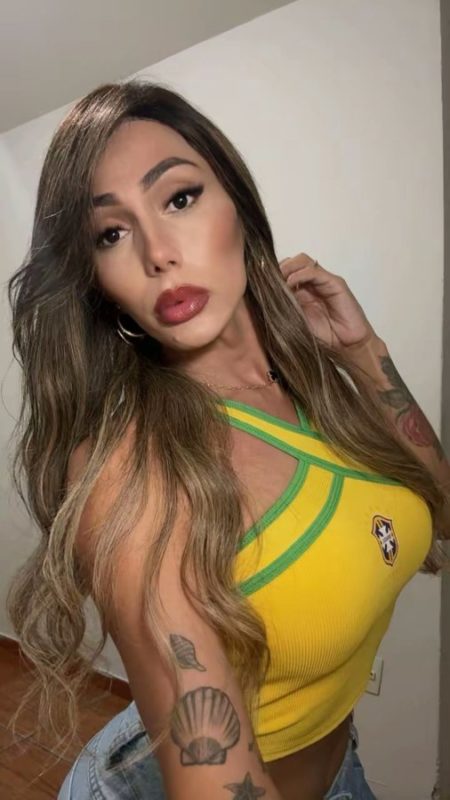 Thaís Souza 27