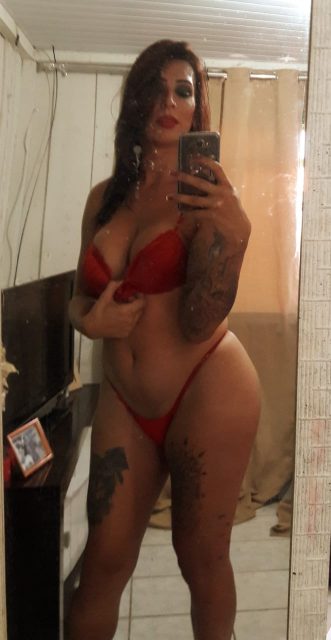 Camila Santos 19