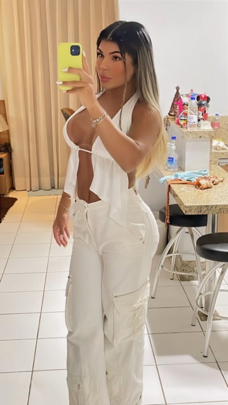 Larissa Campos 23