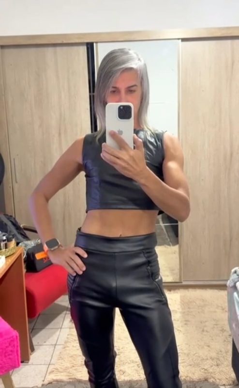 Melina Dominadora 32