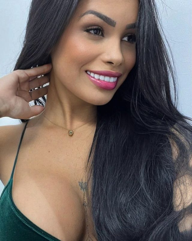 Bella Santos 11