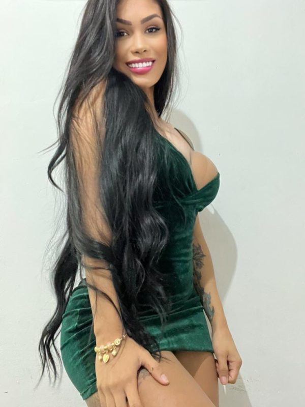 Bella Santos 14