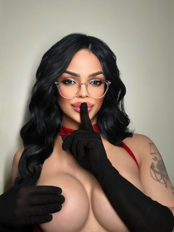 Mia Angell 18