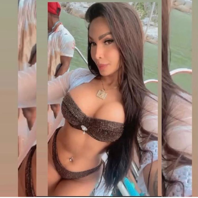 Ariella Mendonça 21