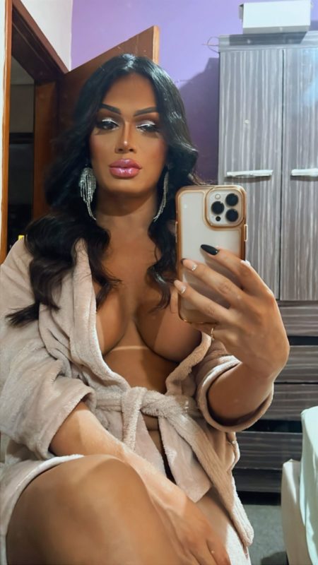 Julia Leal 2