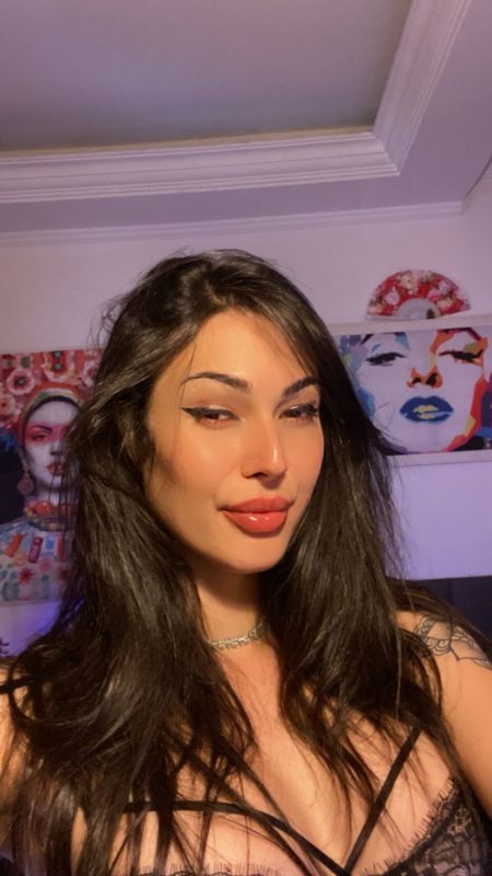 Sofia Grant 19