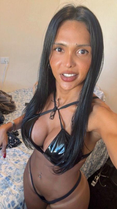 Jennifer Victoria 17