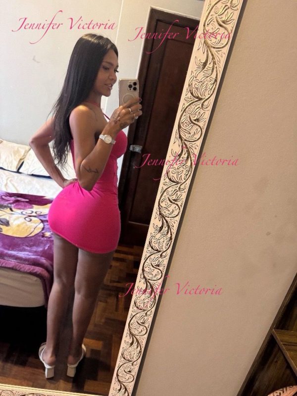 Jennifer Victoria 15