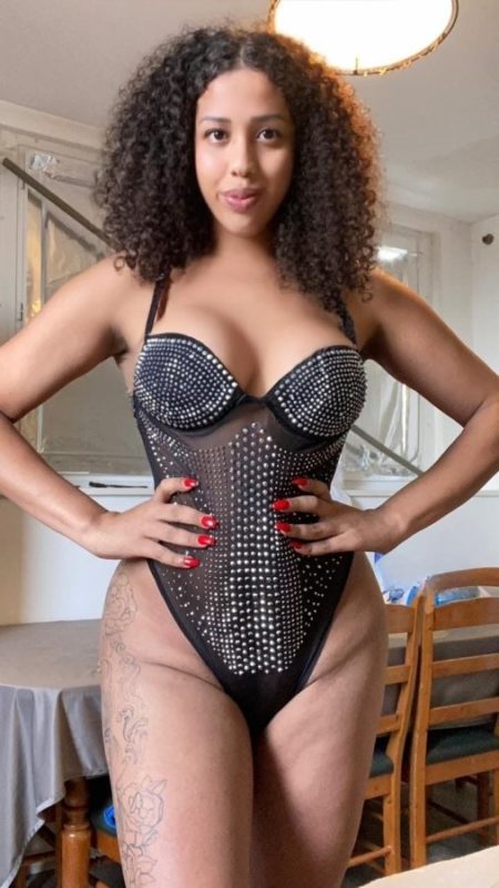 Yasmin Salimenni 117