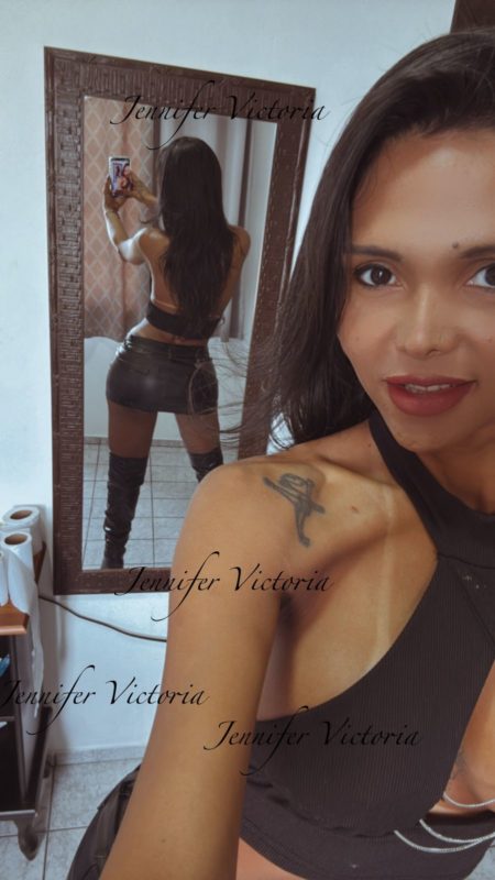 Jennifer Victoria 46