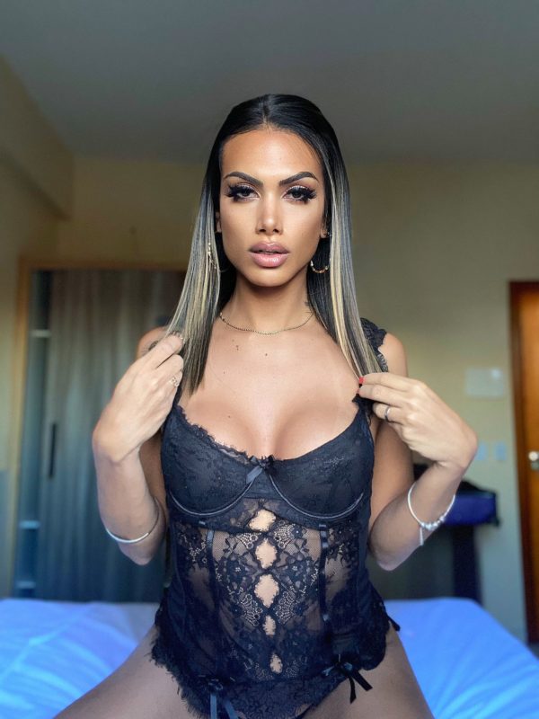 Tasia Soares 39