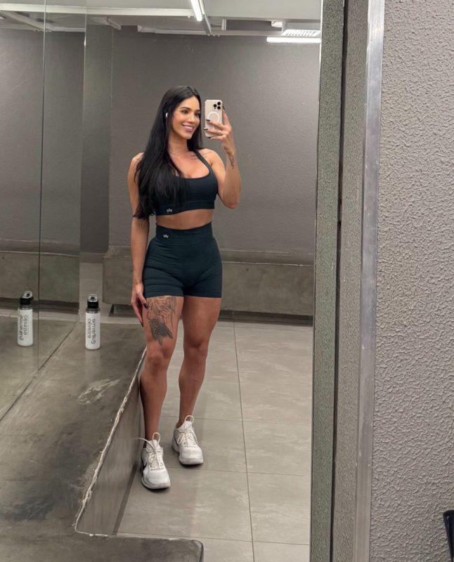 Paula Souza 25