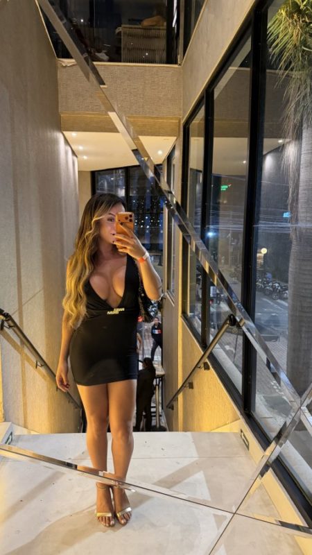 Brenda Laiara 25