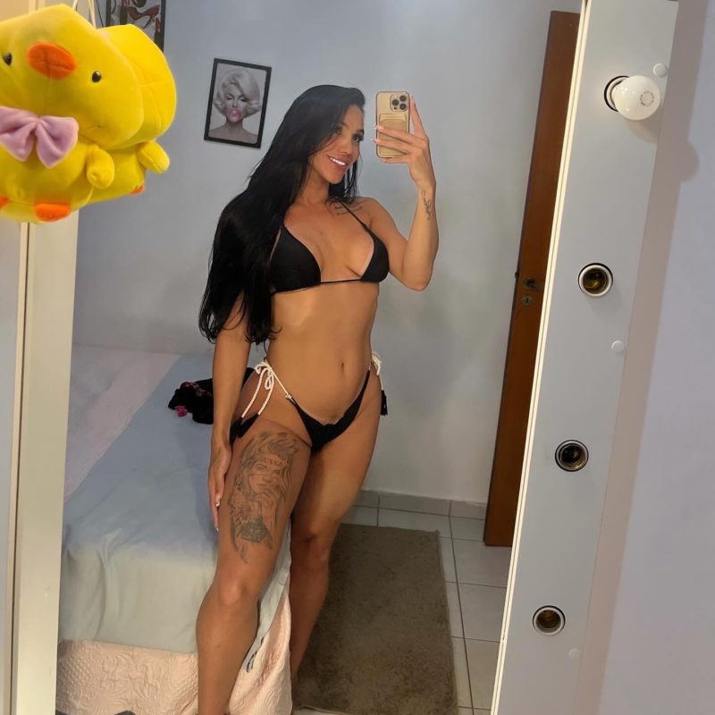 Paula Souza 44