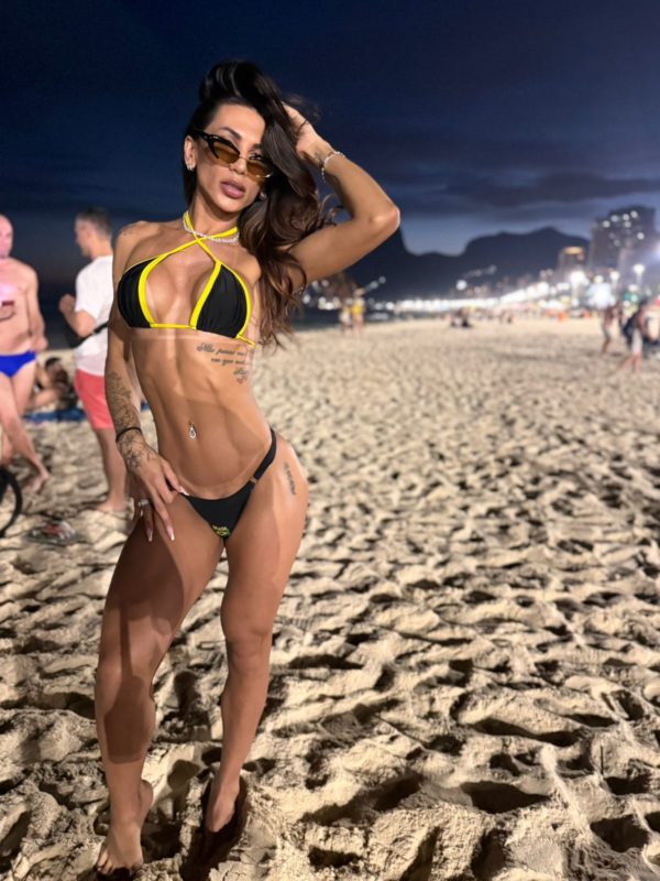 Aline Mello 8