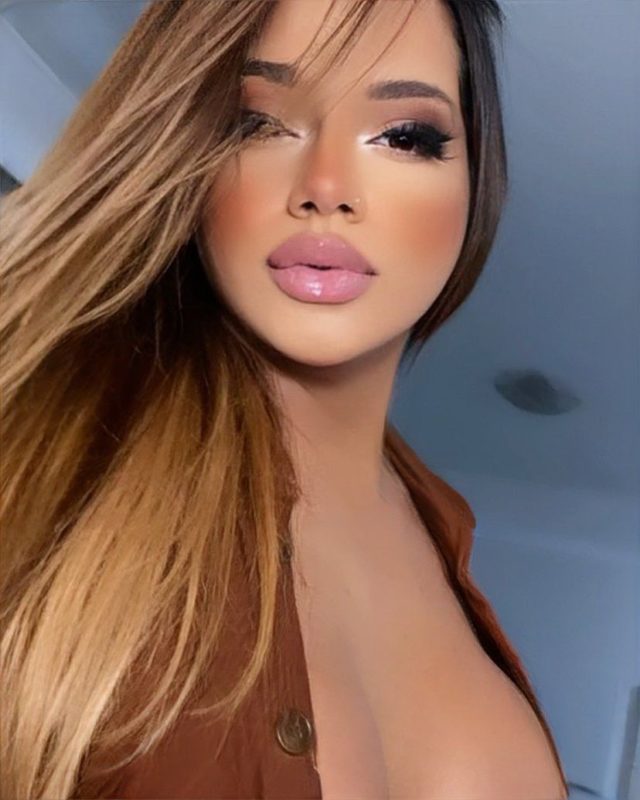 Bárbara Bueno 33