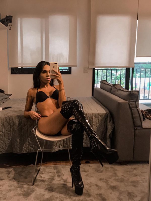Esther Meirelles 44