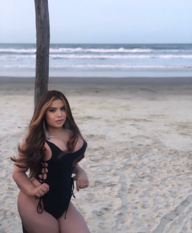 Julianny Ferrari 2